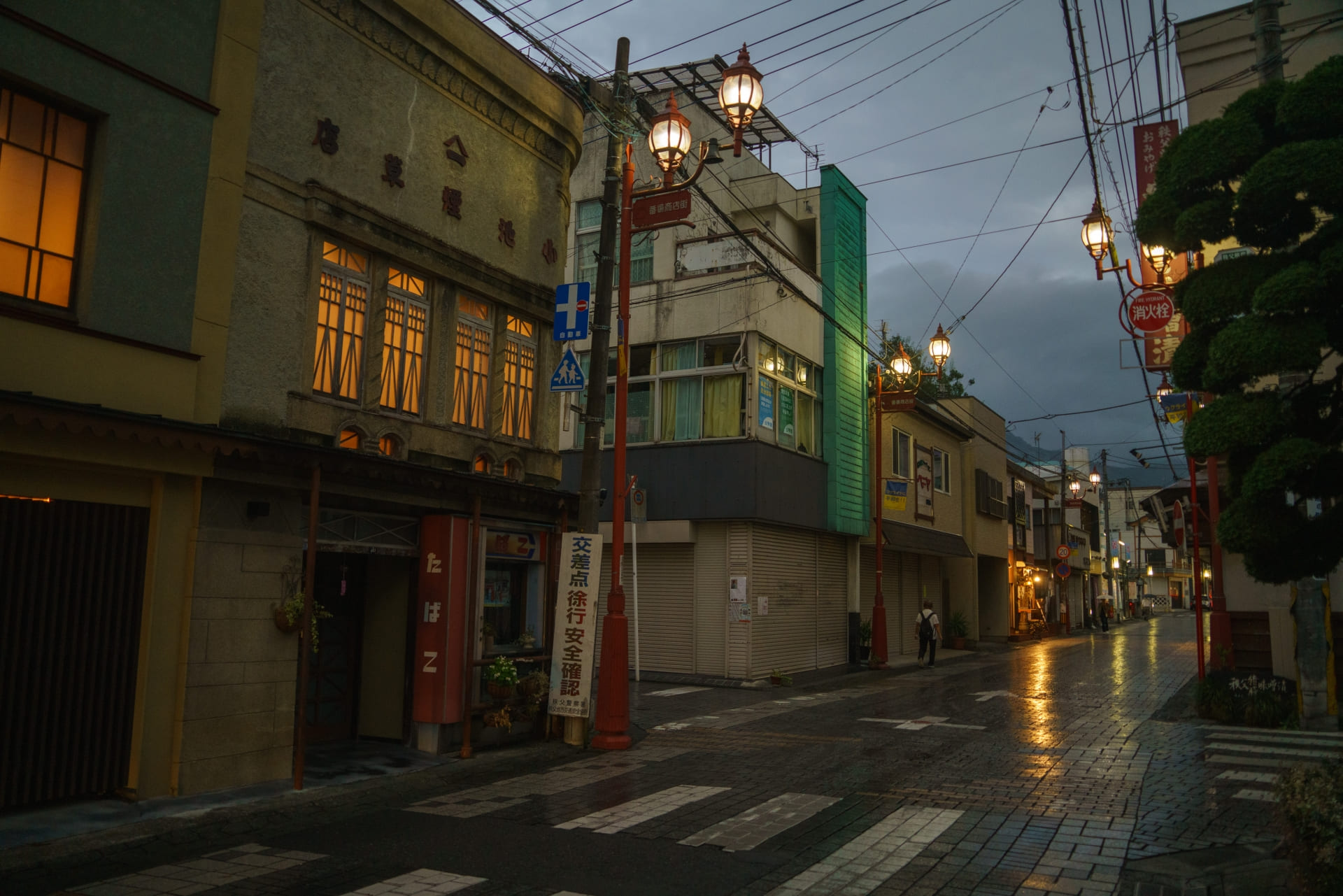 夜の番場通り